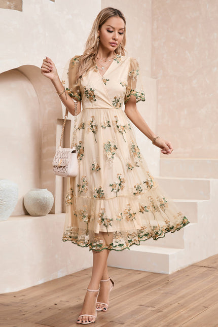 Robe Chic Brodée Élégante - gallery 3