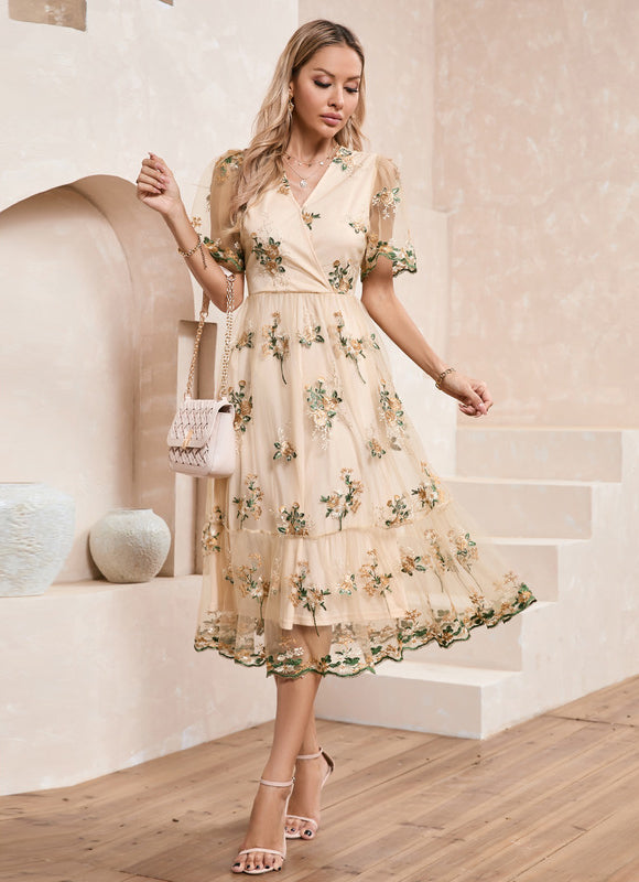 Robe Chic Brodée Élégante - gallery 3
