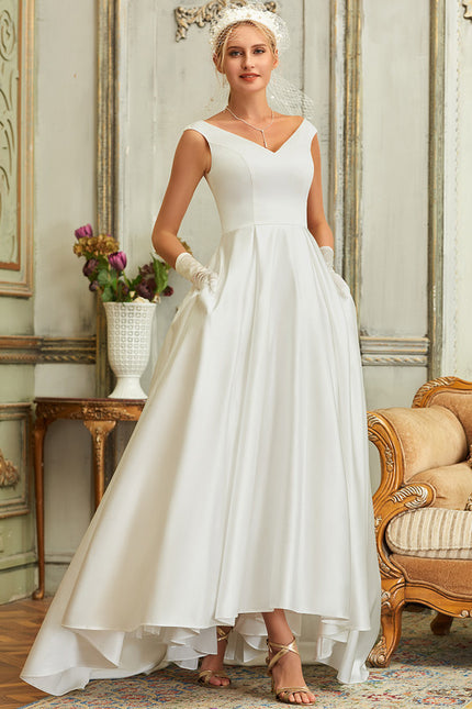 Robe Chic Blanche Satin Col V