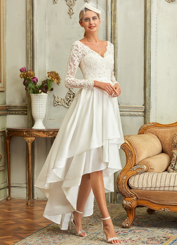 Robe Chic Élégance Satinée Asymétrique