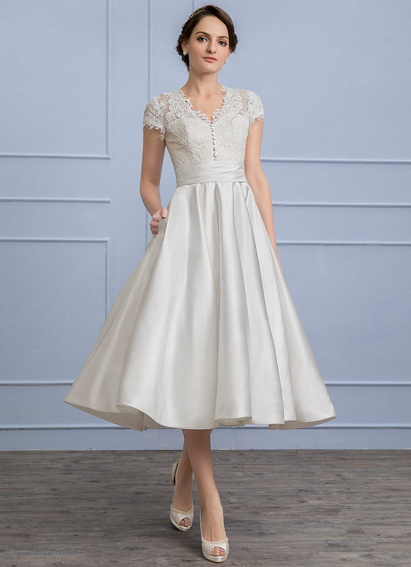 Robe Chic Blanche Satin Dentelle Volants