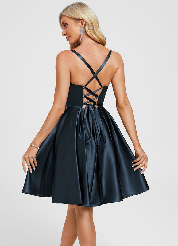 Robe Chic Satinée Noire - gallery 3