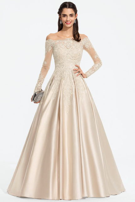 Robe Chic Nude Satin Traîne Bride - gallery 1