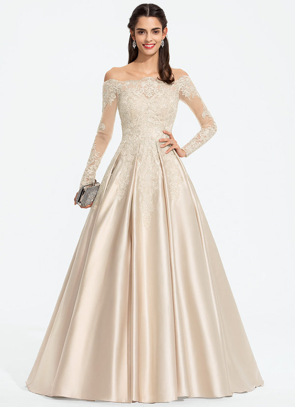 Robe Chic Nude Satin Traîne Bride - gallery 1