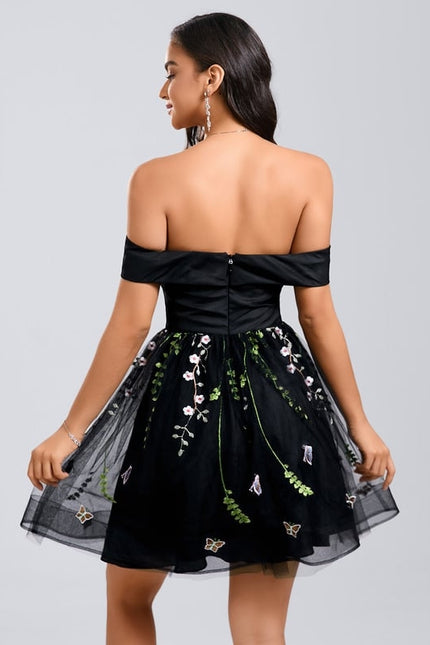 Robe Chic Courte Brodée Noire - gallery 3