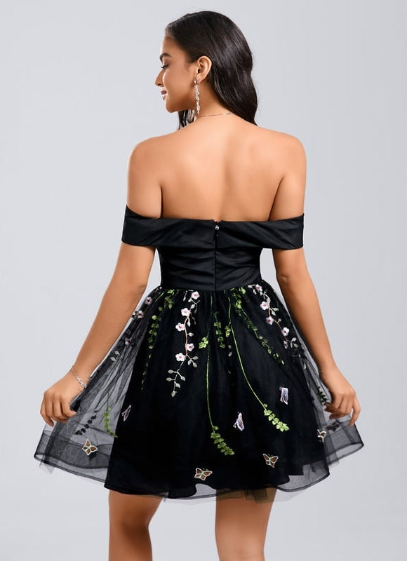 Robe Chic Courte Brodée Noire - gallery 3
