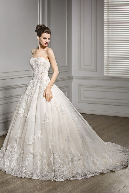 Robe Chic Blanc Élégant Avec Traîne - gallery 3