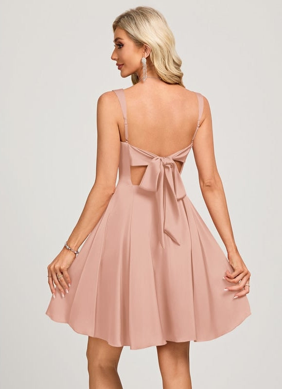 Robe Chic Étreinte De Satin - gallery 1