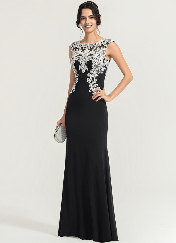 Robe Chic Noir Élégance Luminante