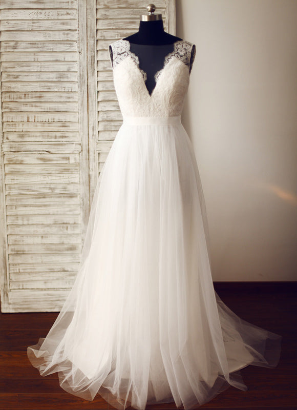 Robe Chic Blanche Trapèze Traîne Tulle
