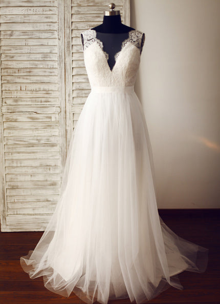 Robe Chic Blanche Trapèze Traîne Tulle