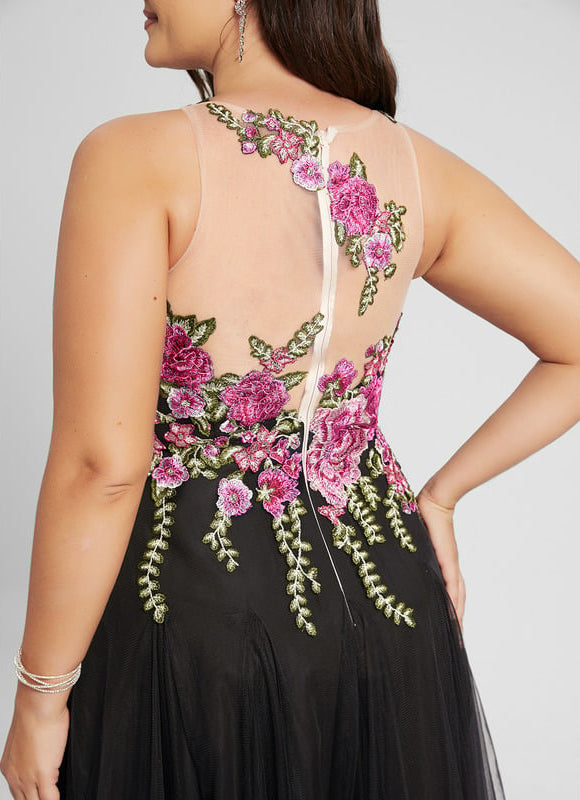 Robe Chic Noire Avec Fleurs Brodées - gallery 8