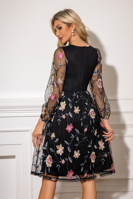 Robe Chic Brodée Élégante - gallery 1
