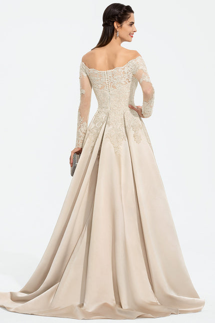 Robe Chic Nude Satin Traîne Bride - gallery 5