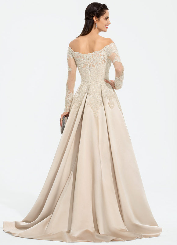 Robe Chic Nude Satin Traîne Bride - gallery 5