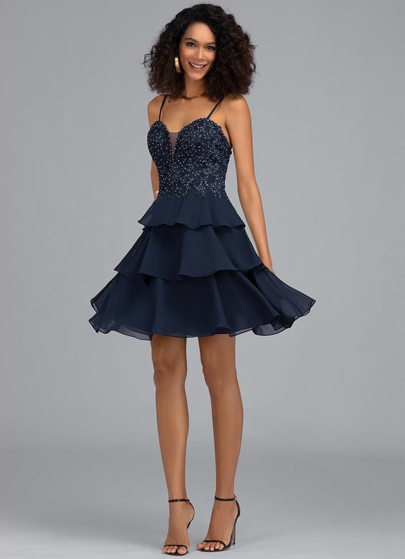 Robe Chic Courte Festive - gallery 1