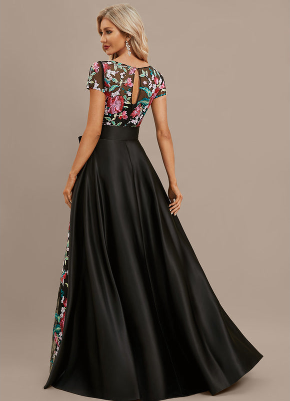 Robe Chic Noir Floral Satin - gallery 4
