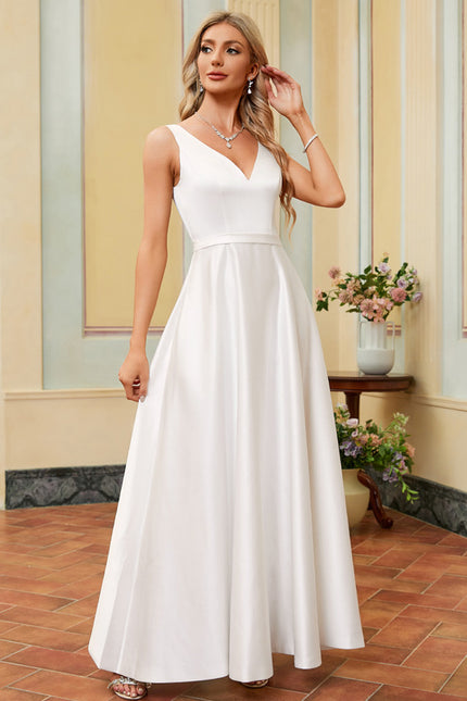 Robe Chic Blanche Satin Col V - gallery 6