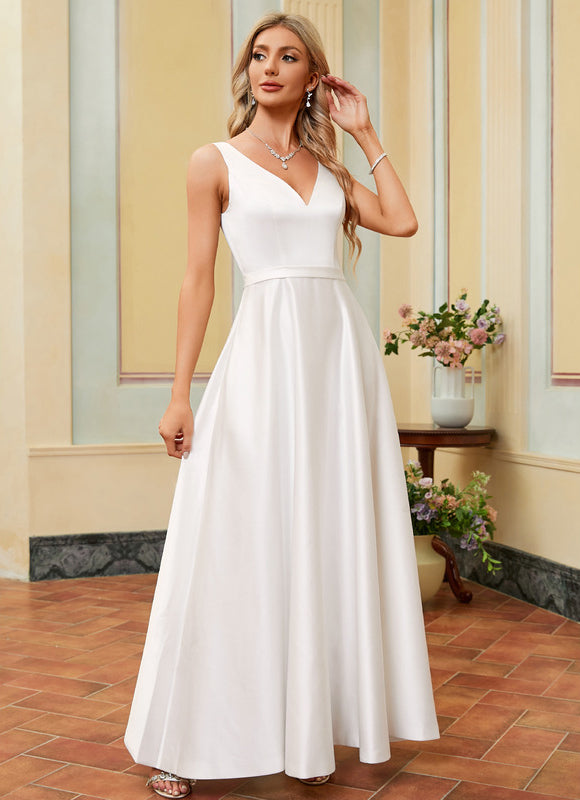 Robe Chic Blanche Satin Col V - gallery 6