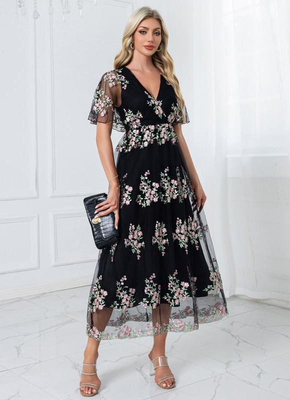 Robe Chic Brodée Élégante - gallery 4