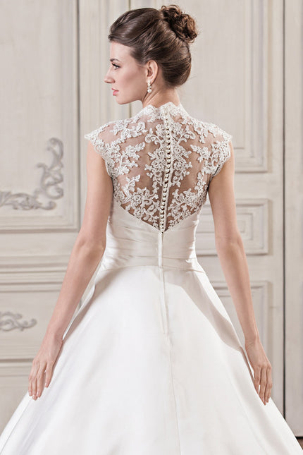 Robe Chic Blanche En Satin Avec Traîne - gallery 5