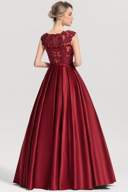 Robe Chic Rouge Opulent - gallery 2