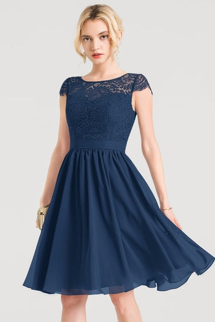Robe Chic Dentelle Prune - gallery 7