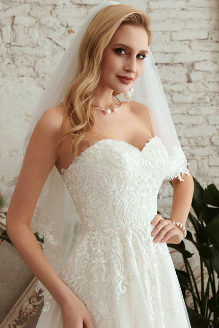 Robe Chic Blanche En Tulle Dentelle - gallery 1
