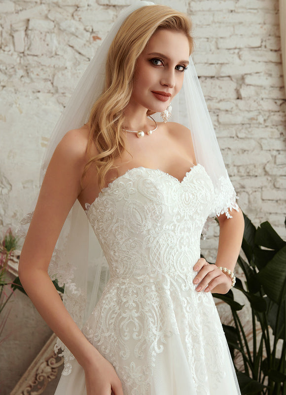 Robe Chic Blanche En Tulle Dentelle - gallery 1