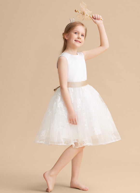Robe Chic Beige Satin Dentelle Fille - gallery 3