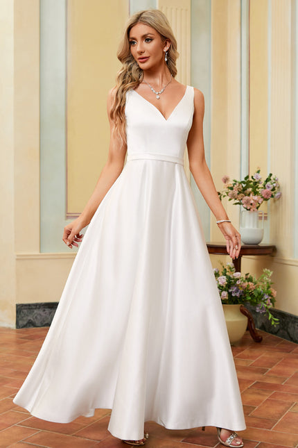 Robe Chic Blanche Satin Col V