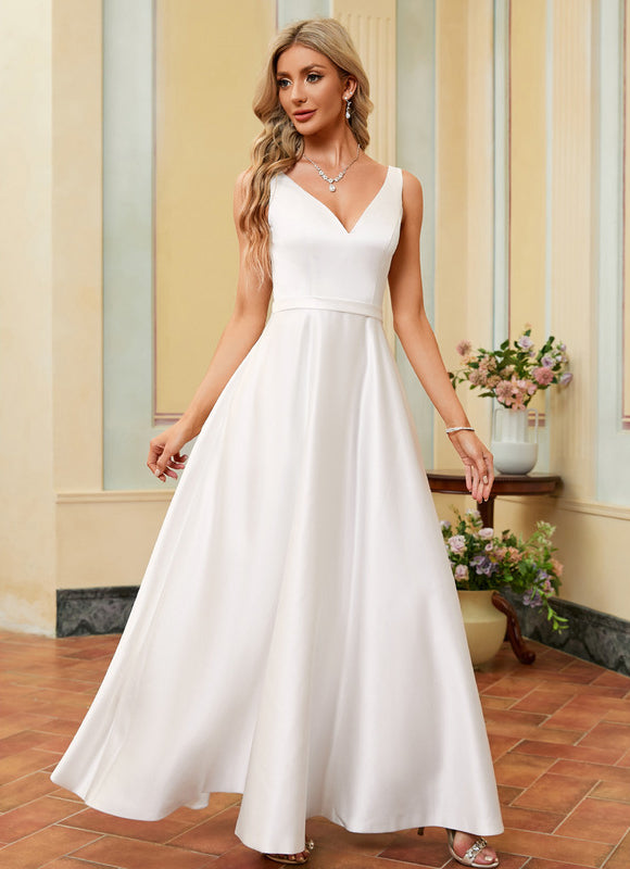 Robe Chic Blanche Satin Col V