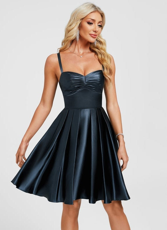 Robe Chic Satinée Noire - gallery 5
