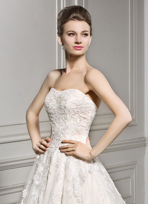 Robe Chic Blanc Élégant Avec Traîne - gallery 6