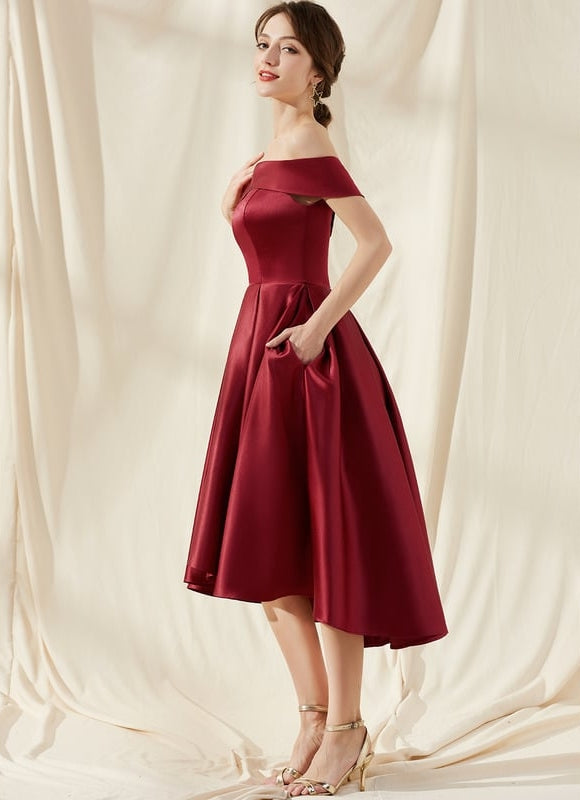 Robe Chic Rouge Satiné Élégant - gallery 3