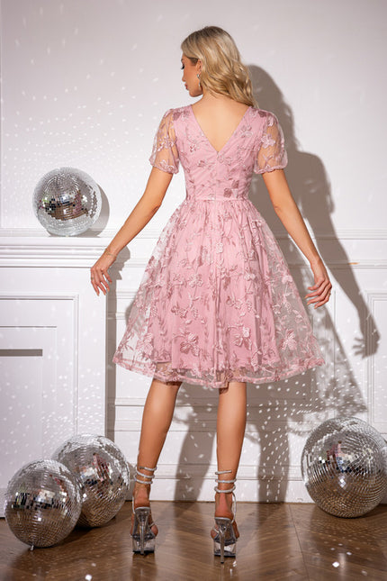Robe Chic Brodée Élégante - gallery 1