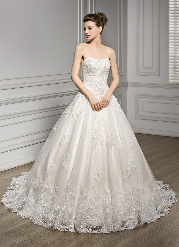 Robe Chic Blanc Élégant Avec Traîne - gallery 1