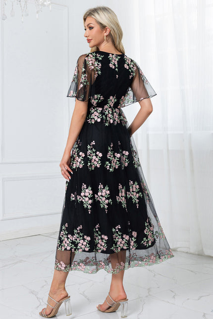 Robe Chic Brodée Élégante - gallery 1