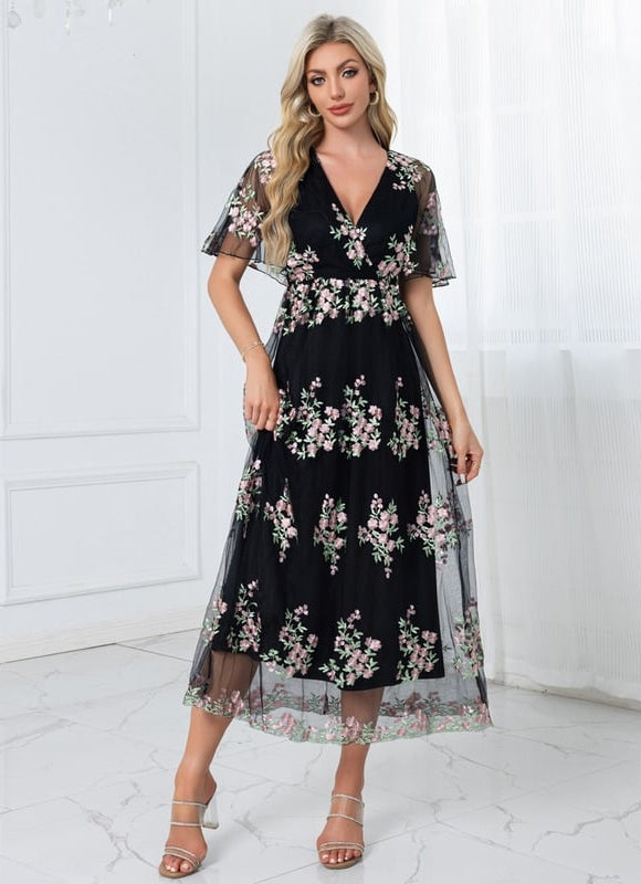Robe Chic Brodée Élégante - gallery 3