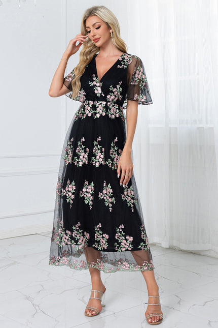 Robe Chic Brodée Élégante - gallery 5