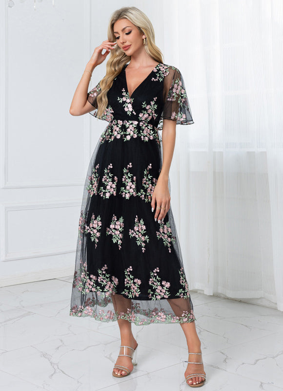 Robe Chic Brodée Élégante - gallery 5