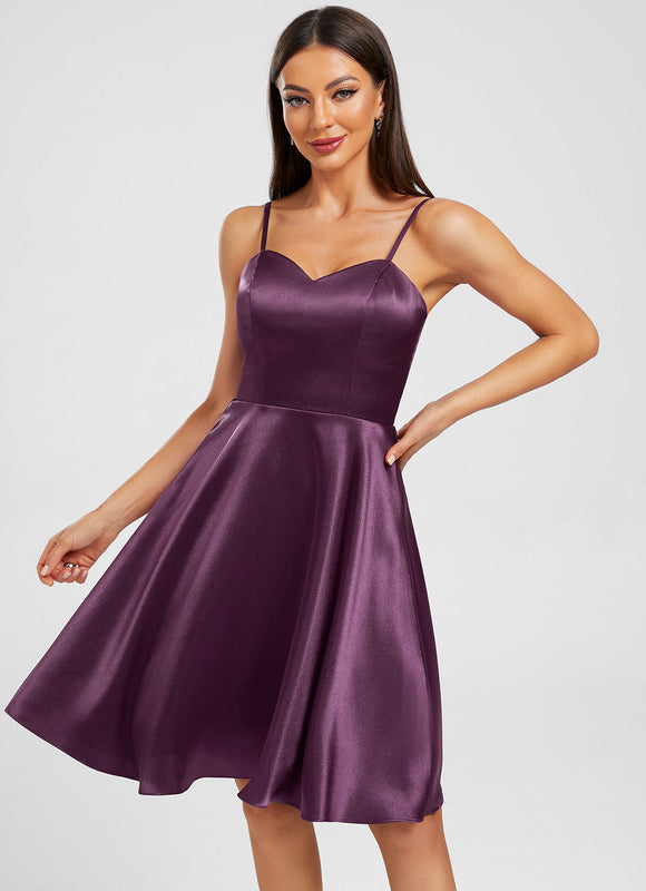 Robe Chic Satinée Courte - gallery 1