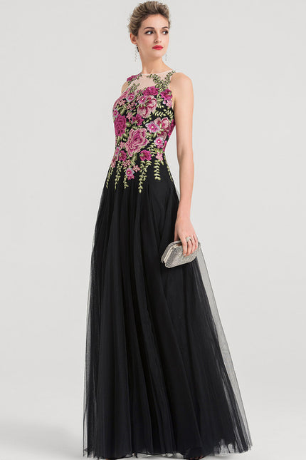 Robe Chic Noire Avec Fleurs Brodées