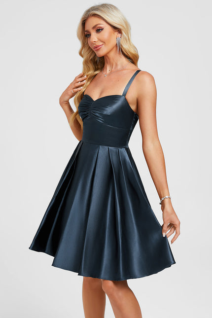 Robe Chic Satinée Noire - gallery 4