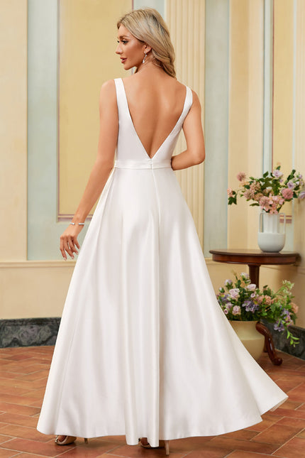 Robe Chic Blanche Satin Col V - gallery 3