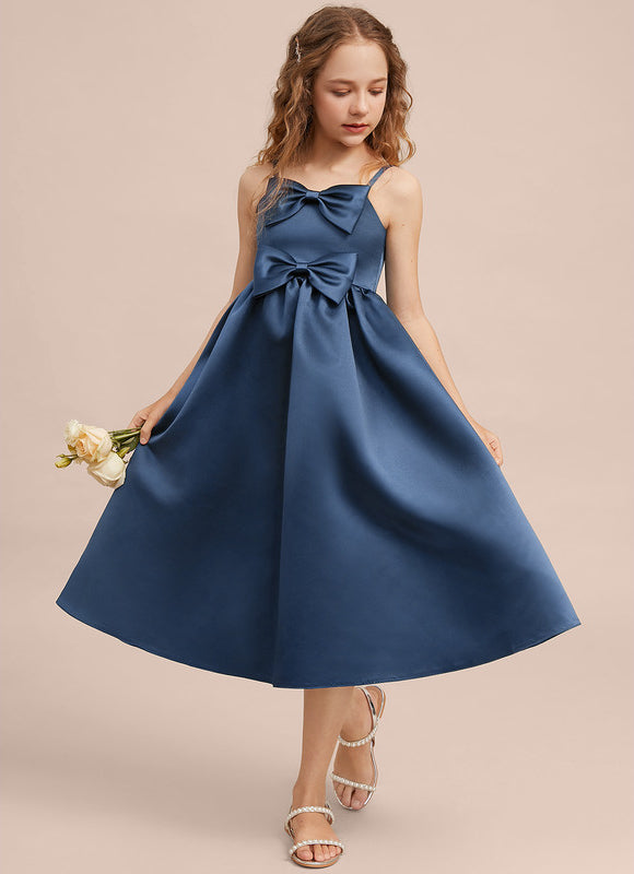 Robe Chic Satin Bleu Élégant