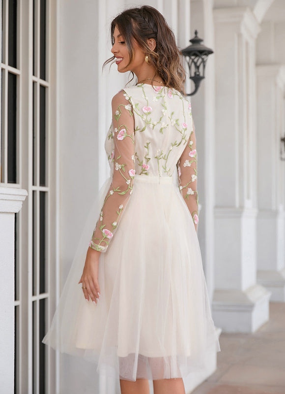 Robe Chic Fleur De Tulle - gallery 1