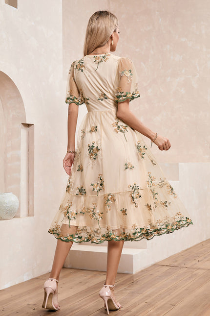 Robe Chic Brodée Élégante - gallery 5