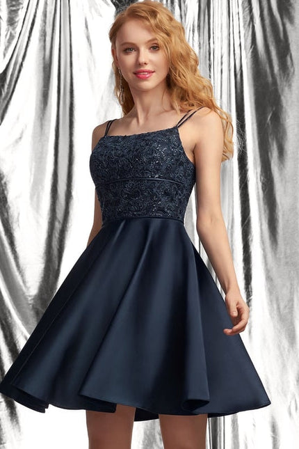 Robe Chic Marine Satinée Élégante