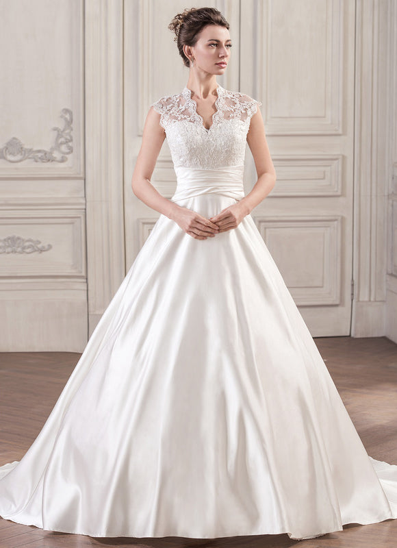 Robe Chic Blanche En Satin Avec Traîne - gallery 1